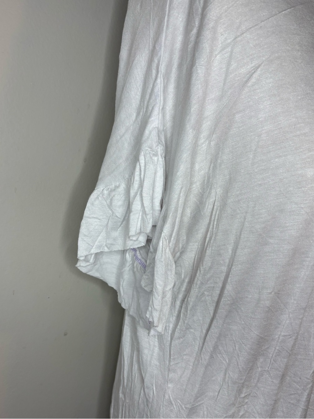 Women’s Relaxed White Short Sleeve Top - Picture 3 of 4